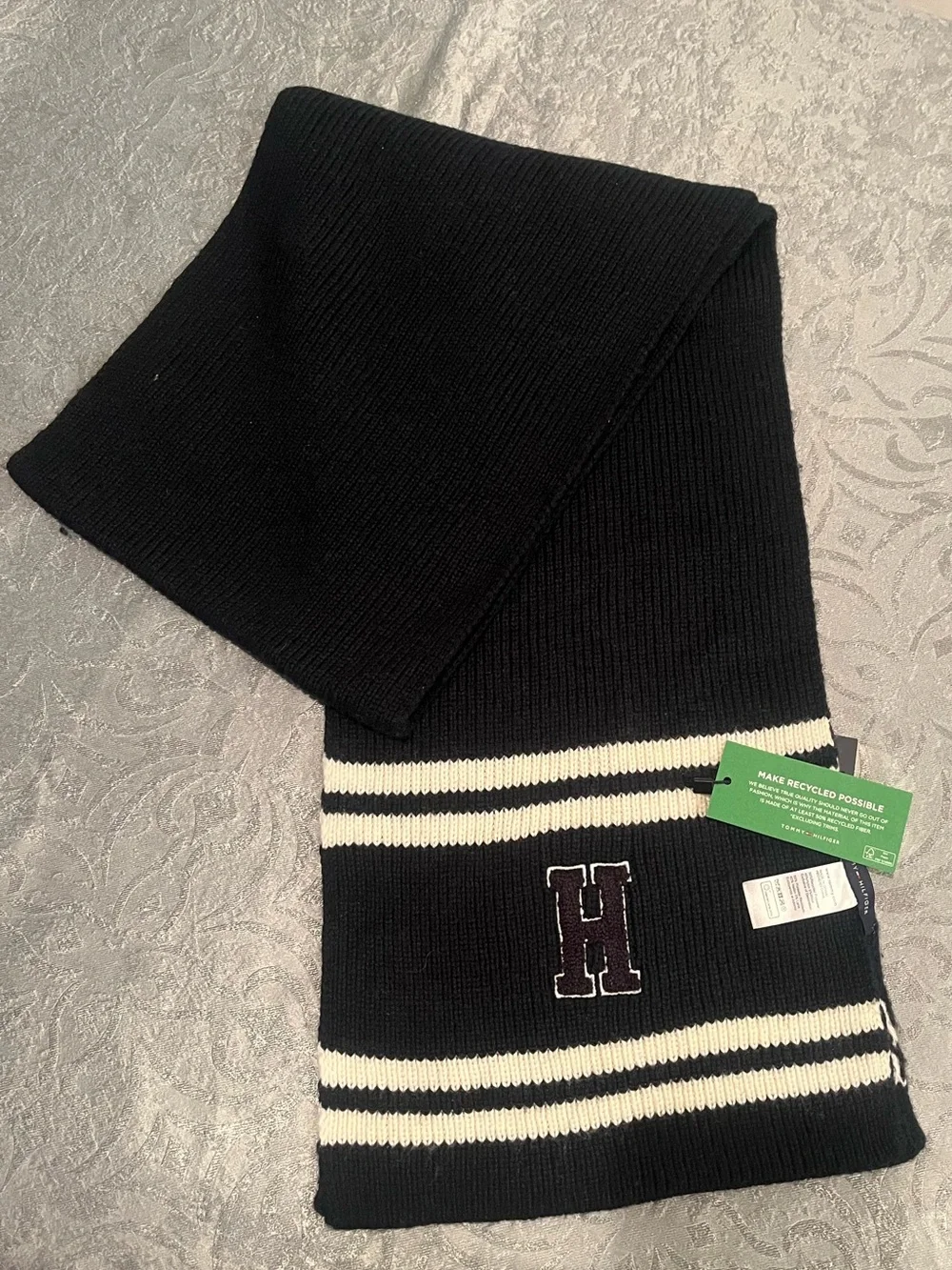 NWT Tommy Hilfiger Black Knit Scarf with White Stripes